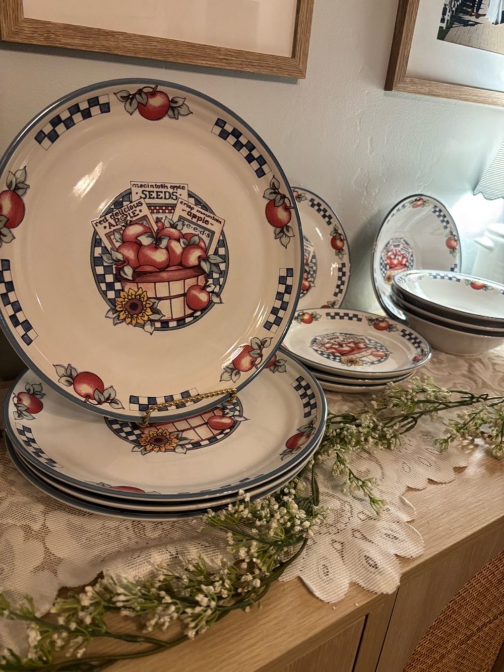 12 Piece - International “Appletime” Dinnerware Set